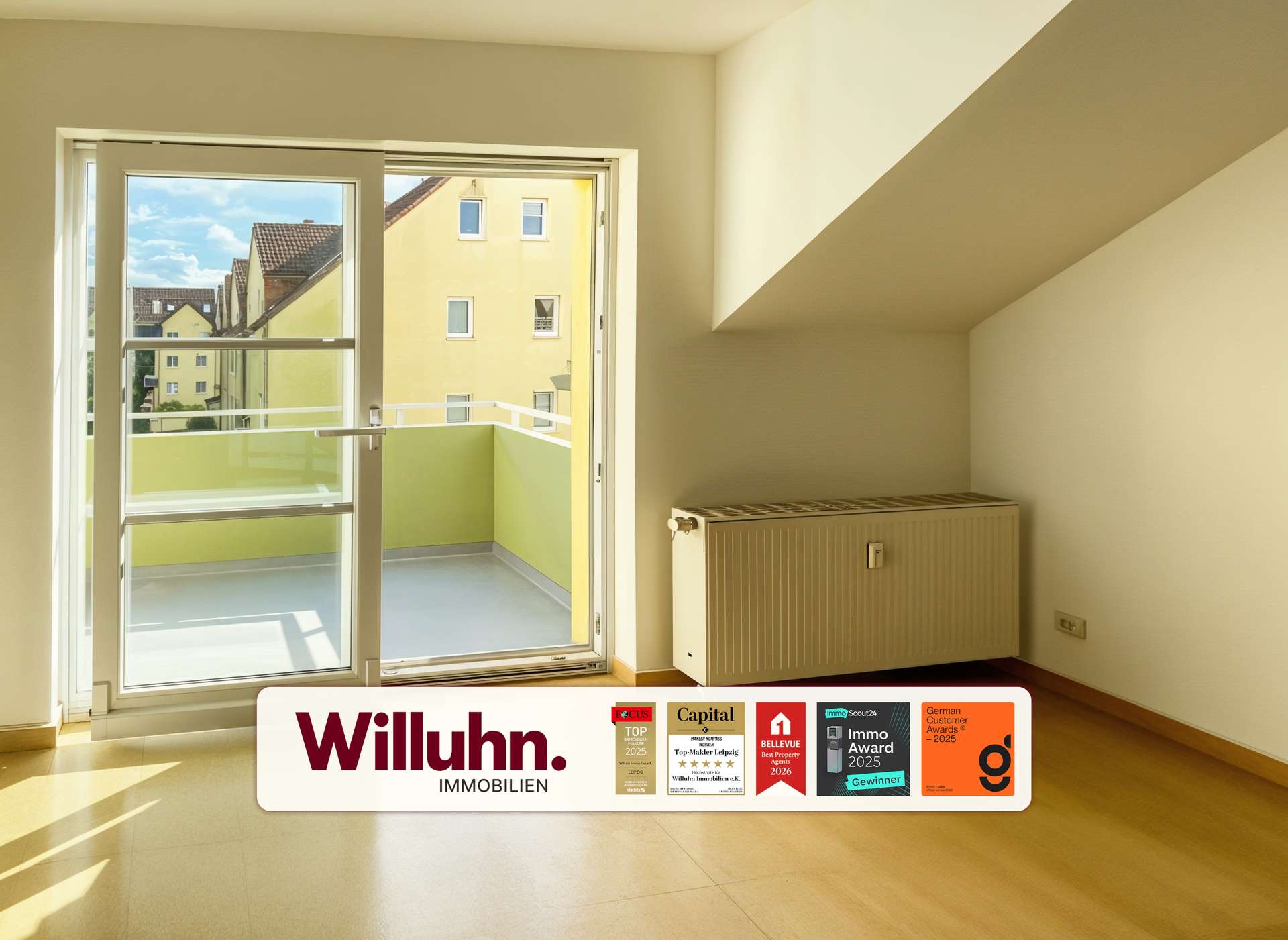 Wohnküche mit Balkonzugang