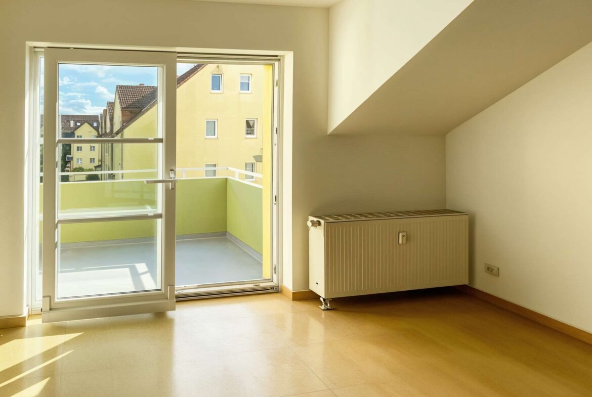 Wohnküche mit Balkonzugang