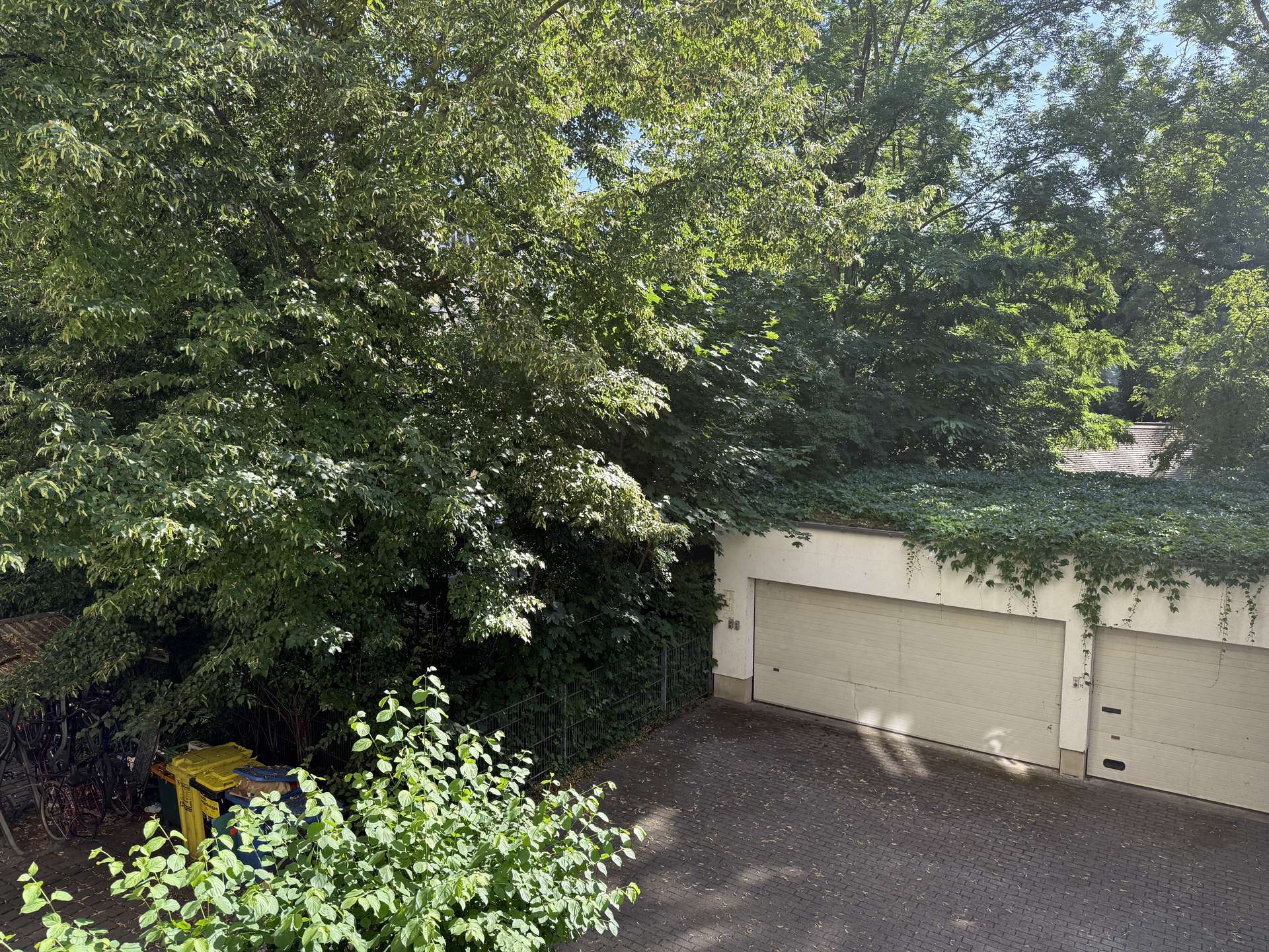 Stellplätze im Innenhof