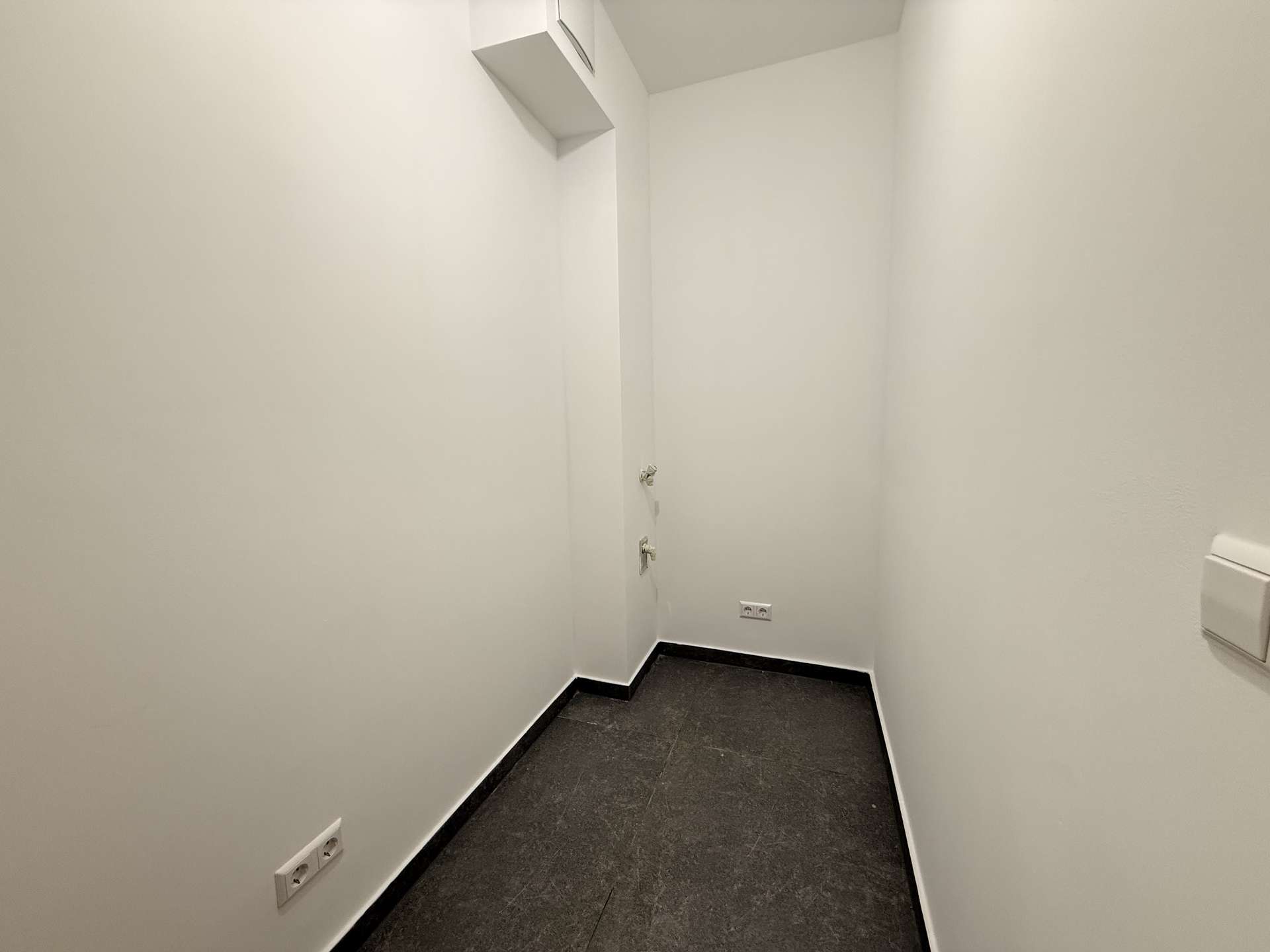 Hauswirtschaftsraum mit WM