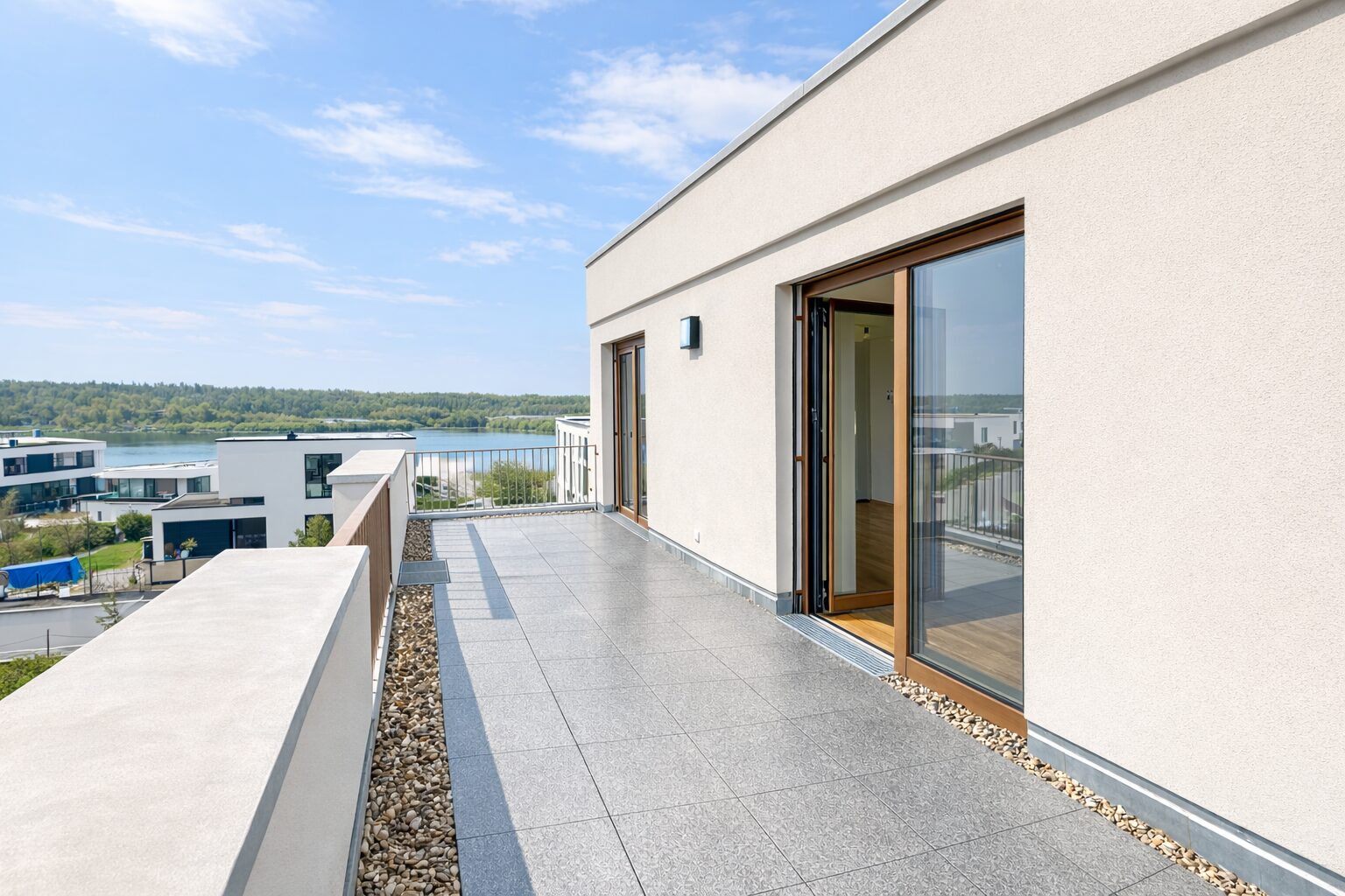 Dachterrasse mit Seeblick