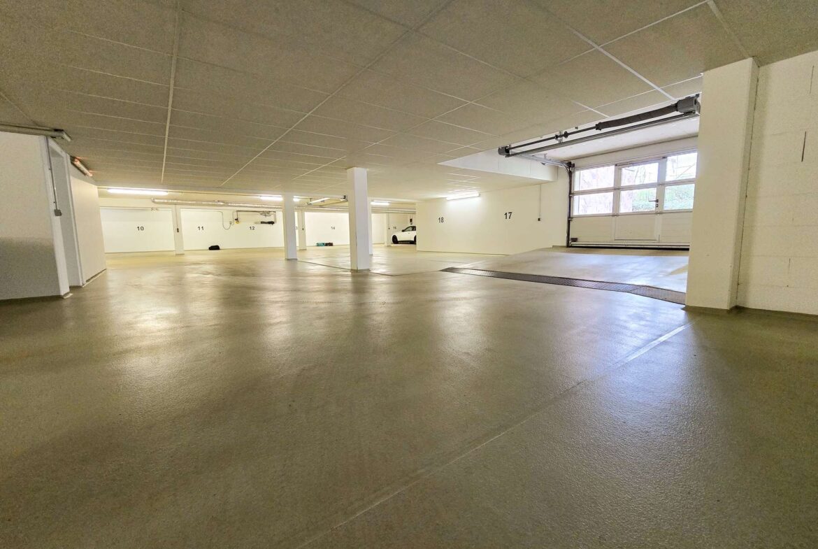 Tiefgaragenstellplatz optional