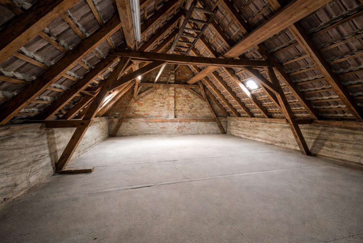 Nebengebäude Dachboden