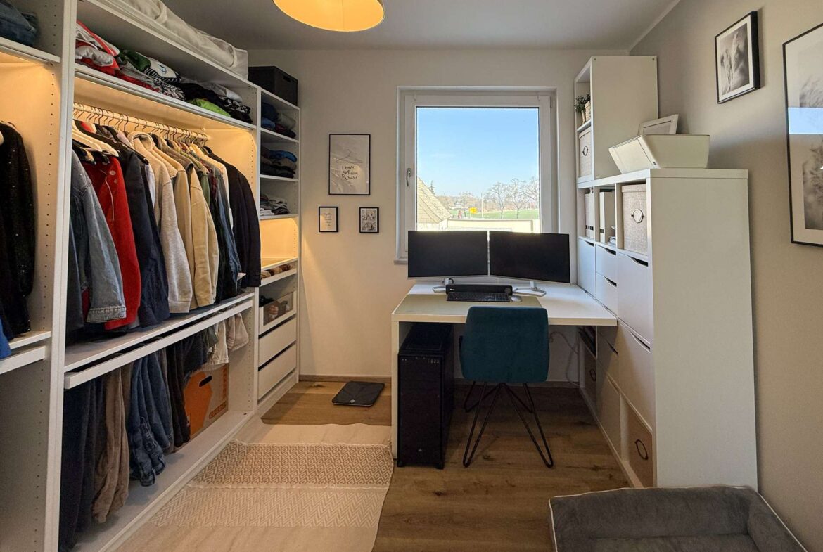 Ankleidezimmer und Büro