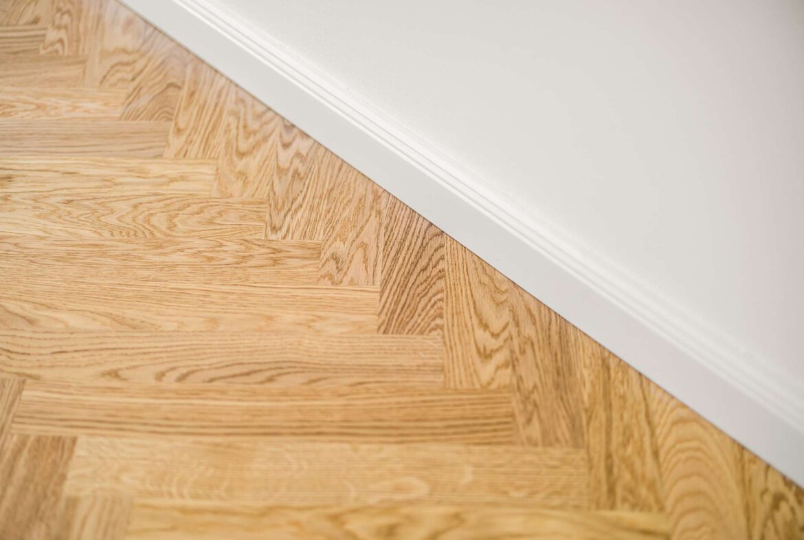 Echtholz-Fischgrätenparkett