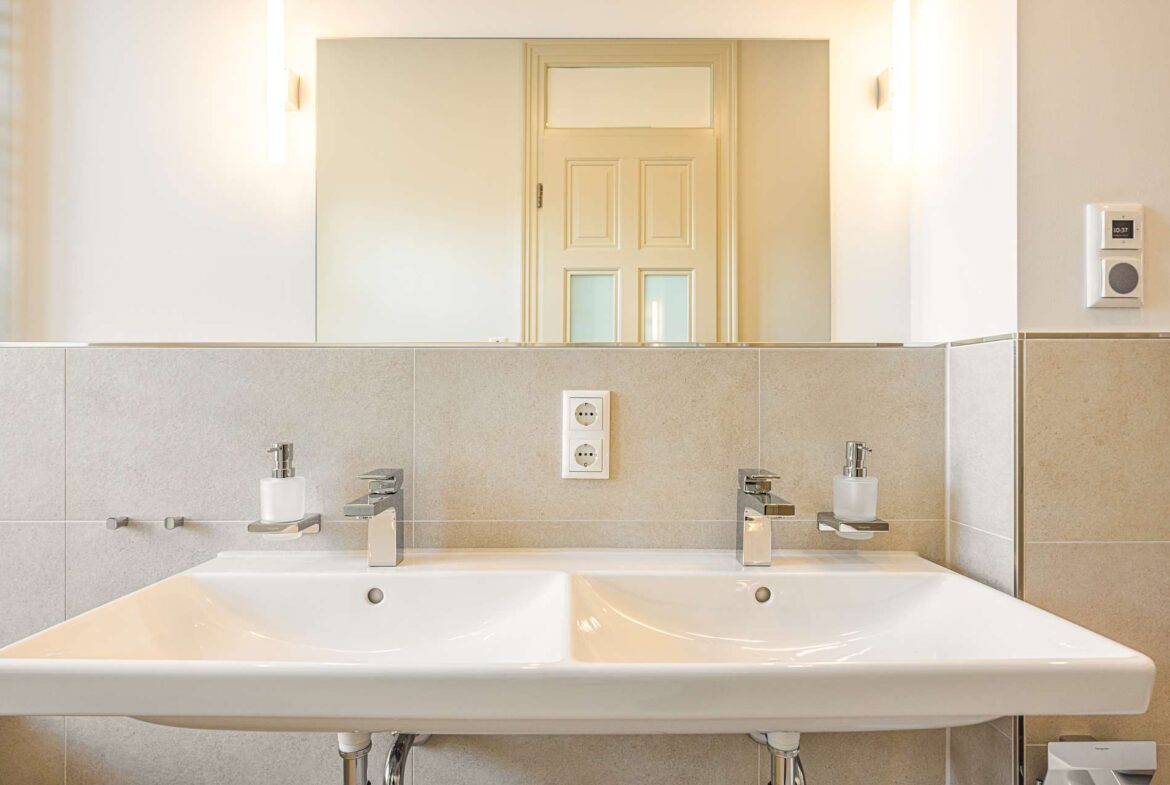 Doppeltes Waschbecken