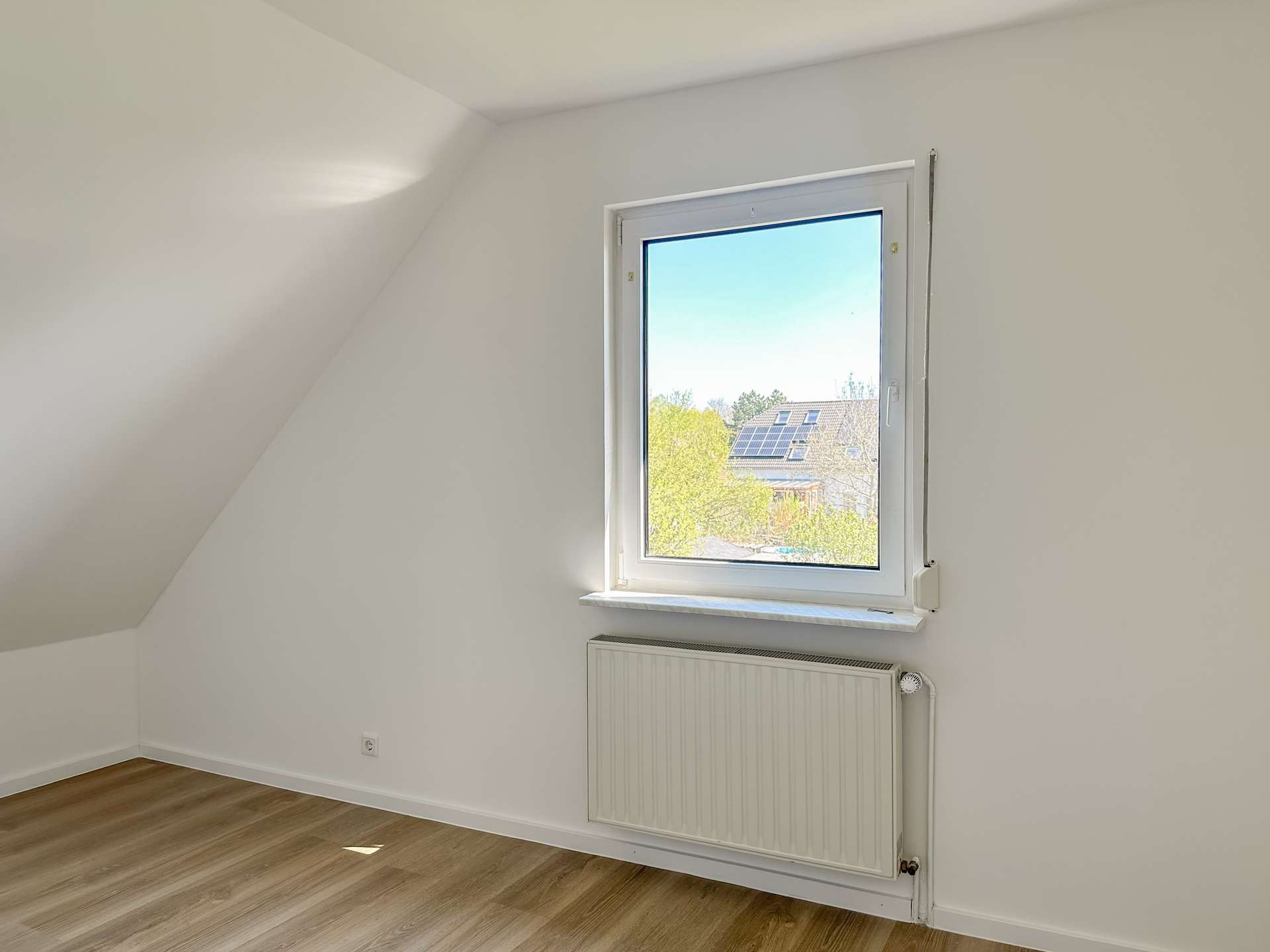 Zimmer mit Blick zum Garten