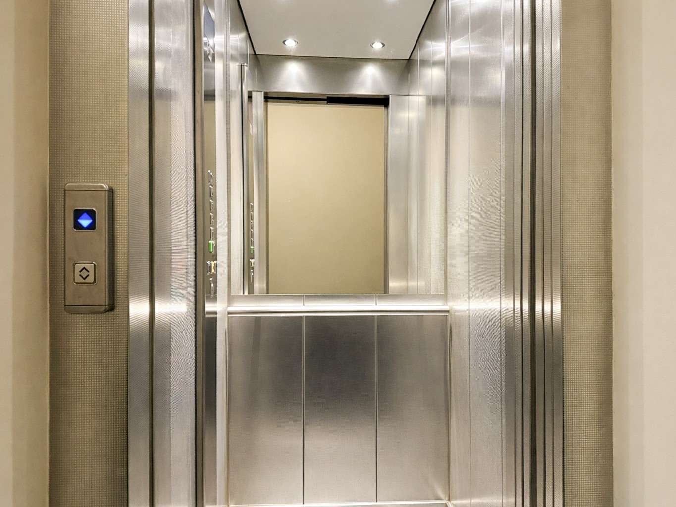 Praktischer Personenaufzug