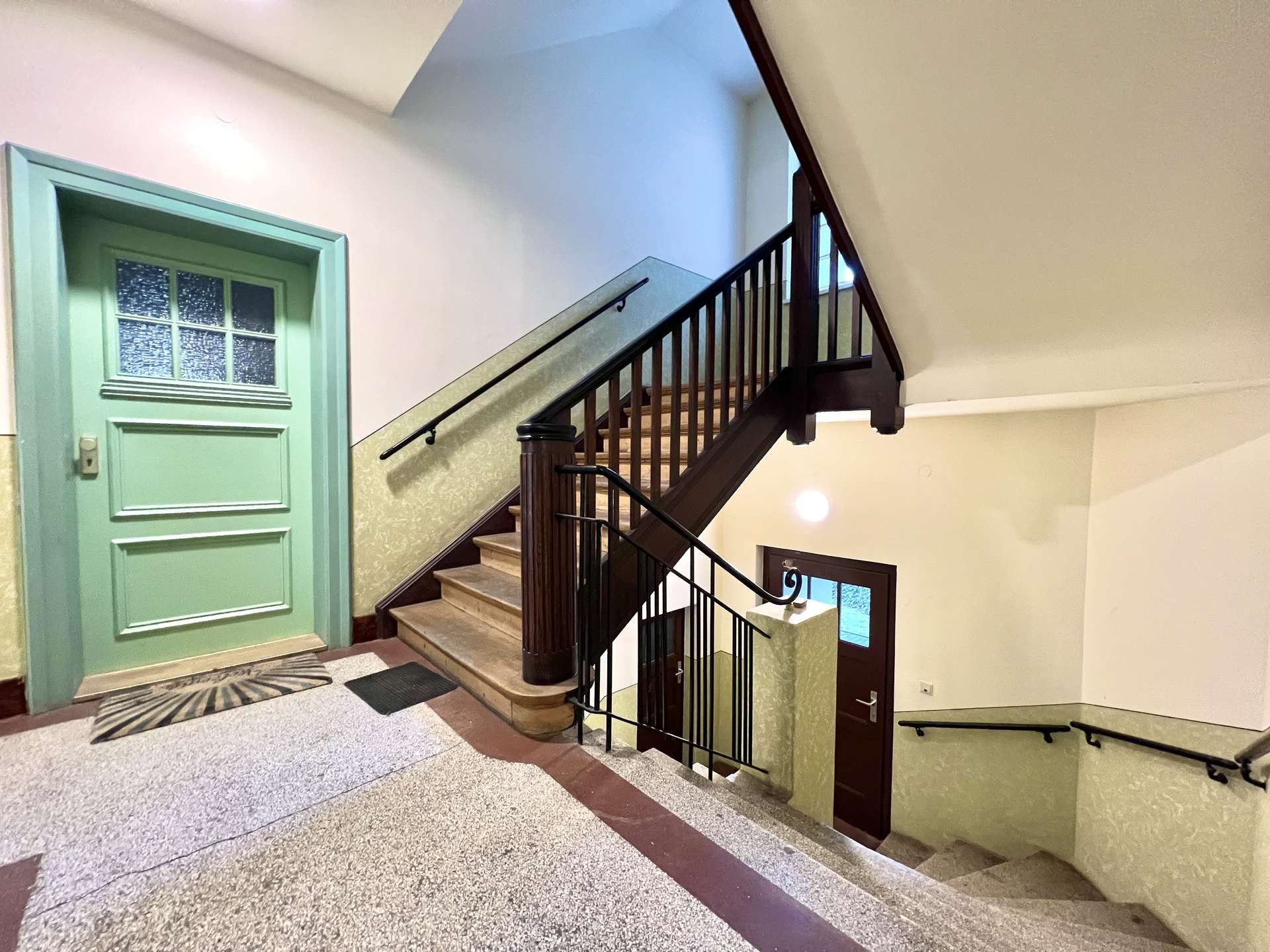 Sehr gepflegtes Treppenhaus