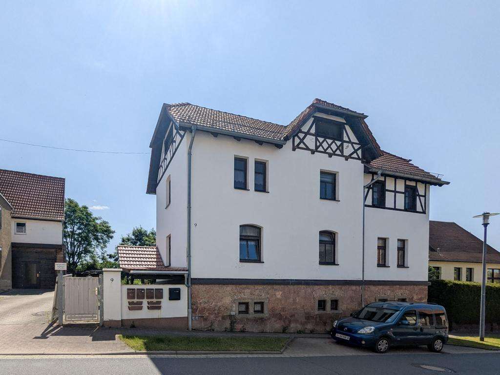 Haupthaus Straßenansicht