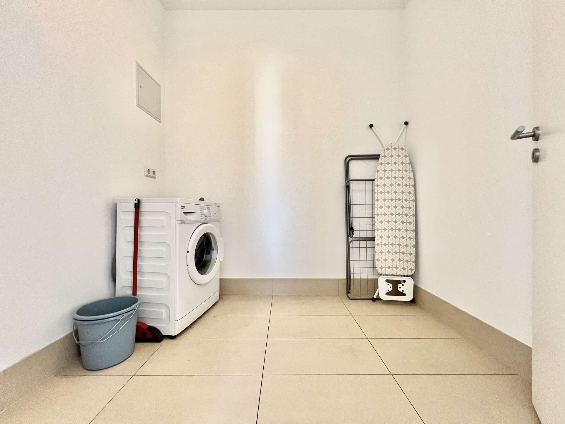 HWR mit viel Stauraum - Musterwohnung 