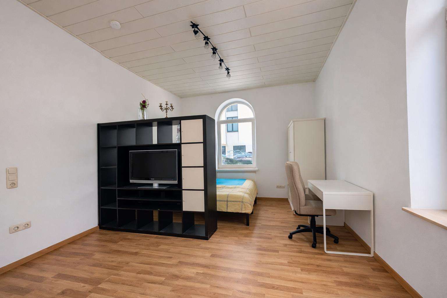 Geräumiges Wohnzimmer