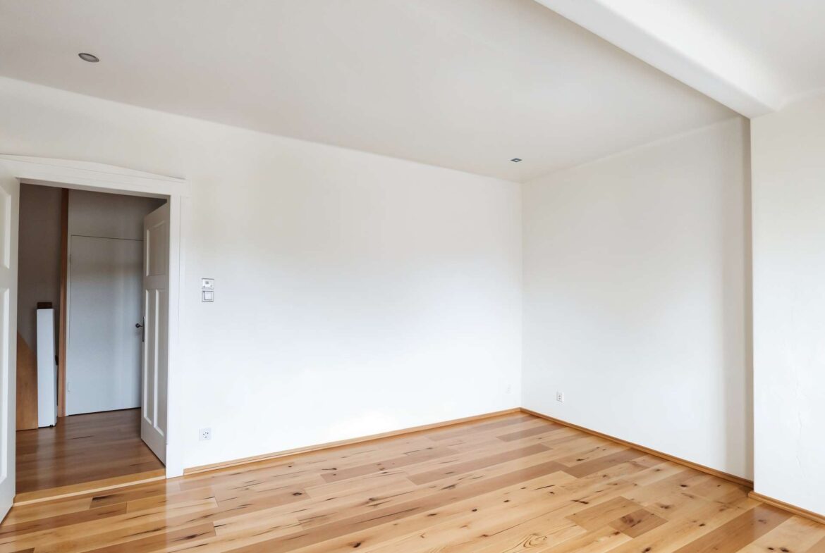 Arbeitszimmer - KI renoviert