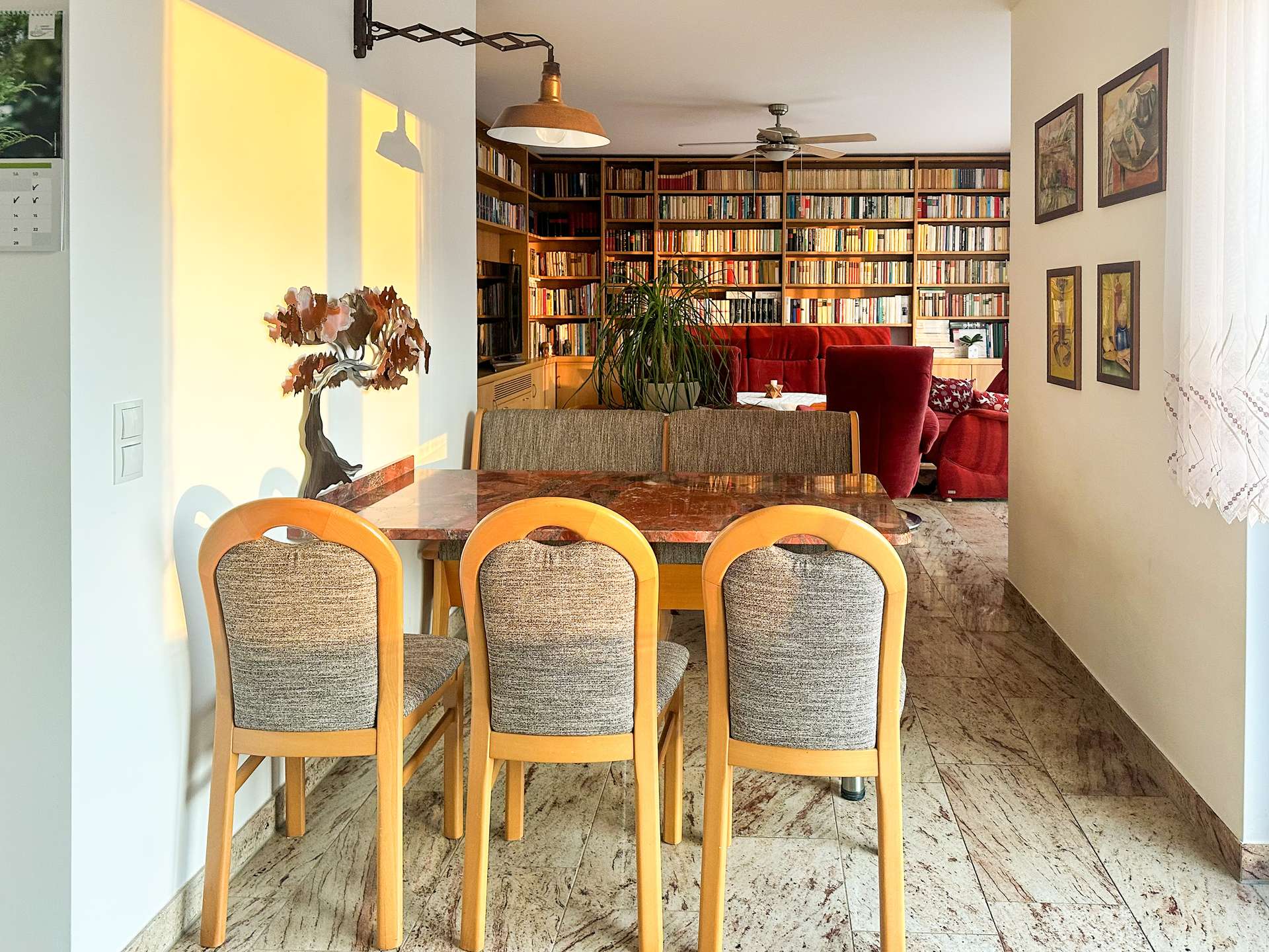 Offener Wohn- und Essbereich