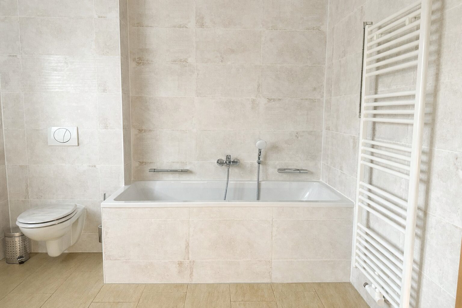 Hochwertige Badewanne