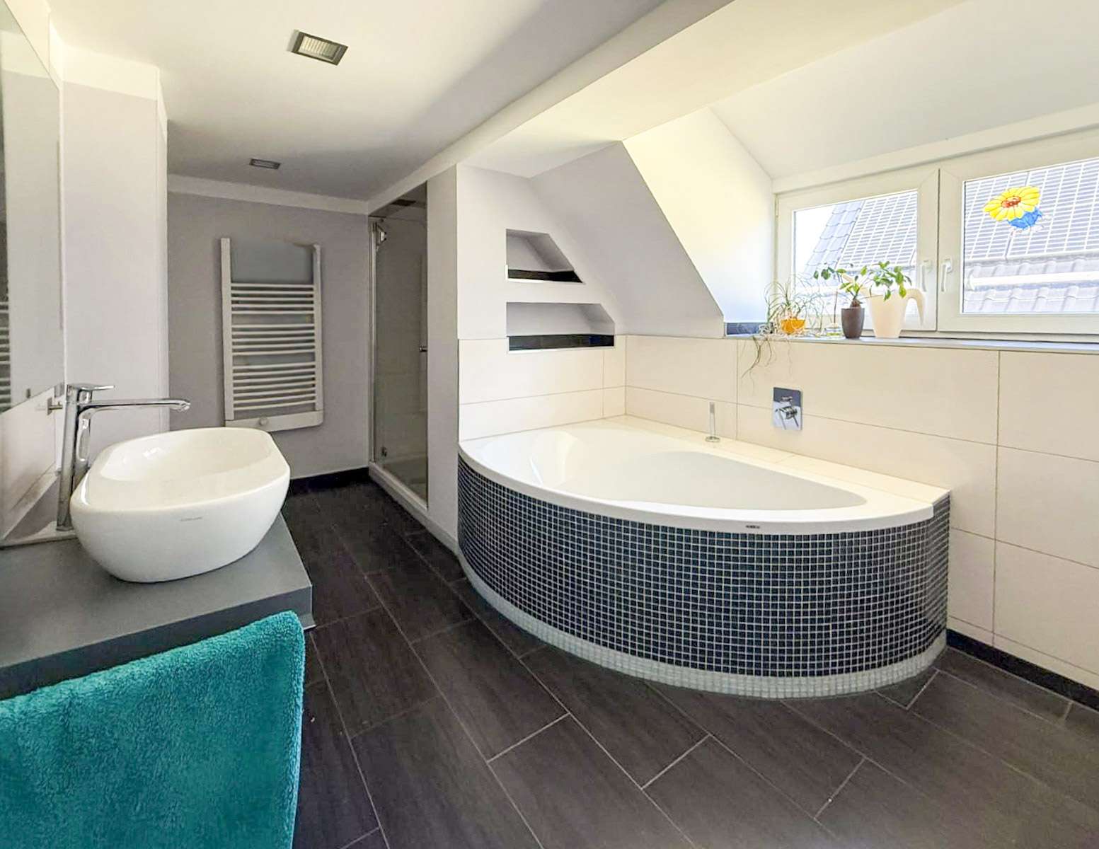 1. OG - Wanne und Dusche 