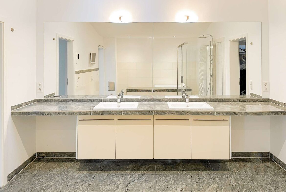 Elegante Doppelwaschbecken