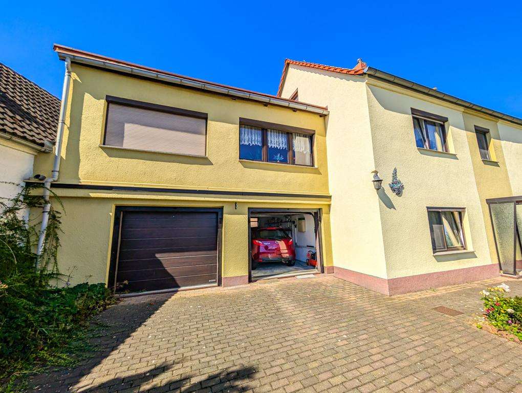 Zwei elektrische Garagen