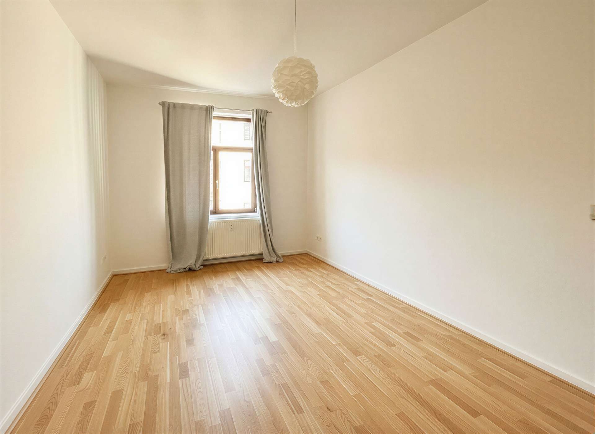 Wohn- und Schlafzimmer