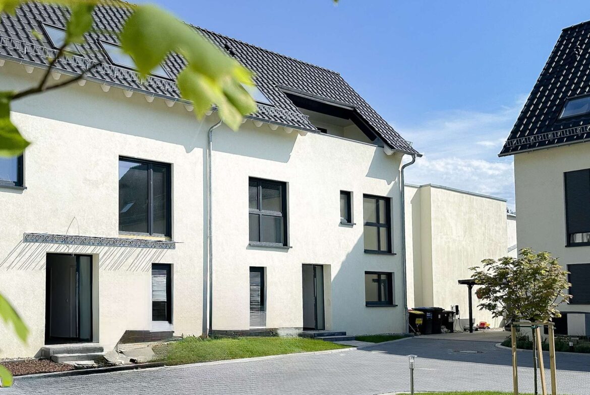 Neubau-Haus zum Erstbezug