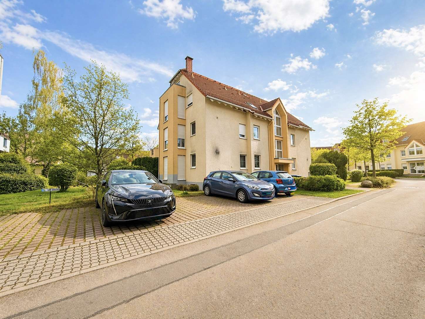Stellplätze zum Haus
