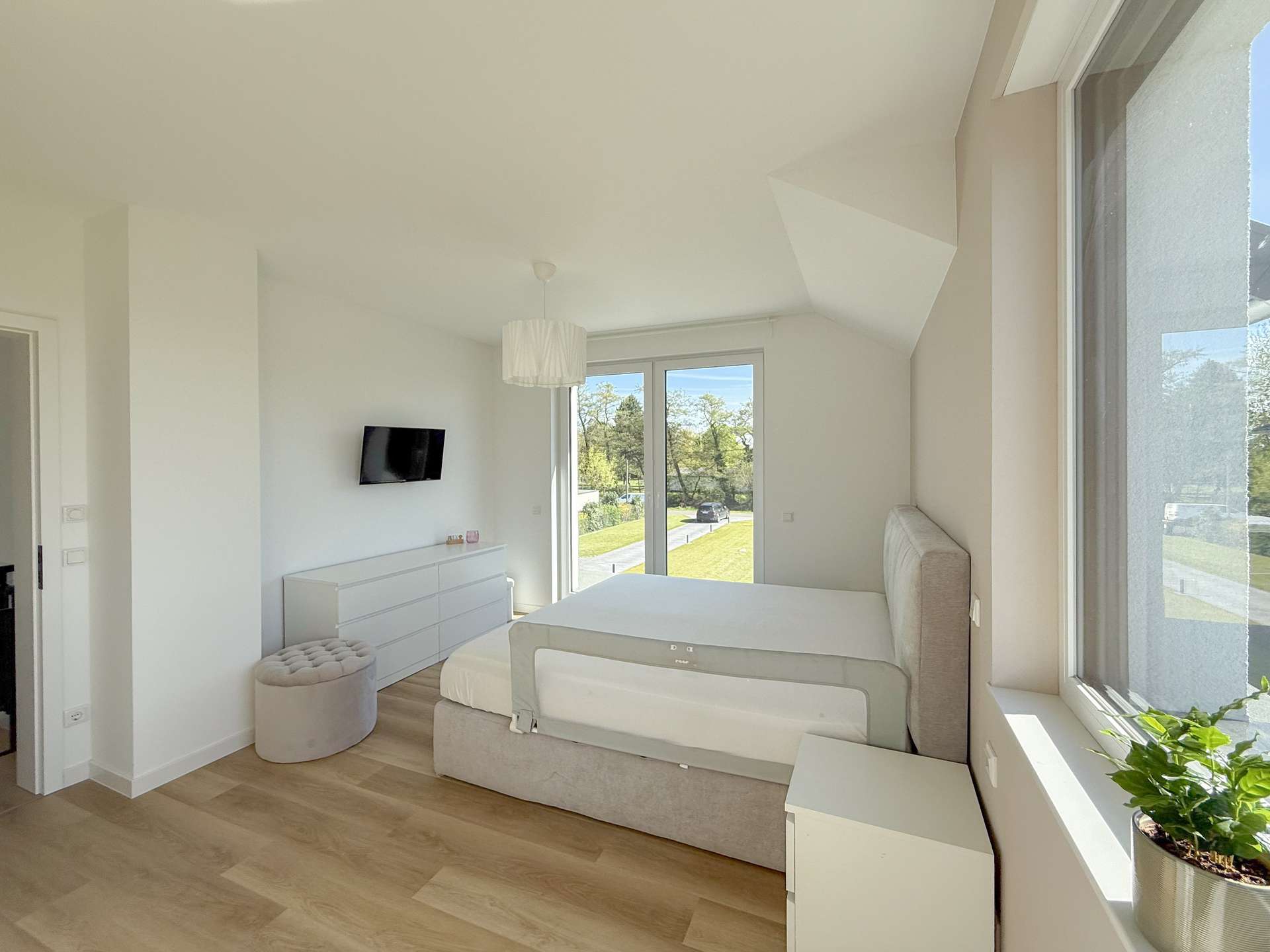 Schlafzimmer 1 