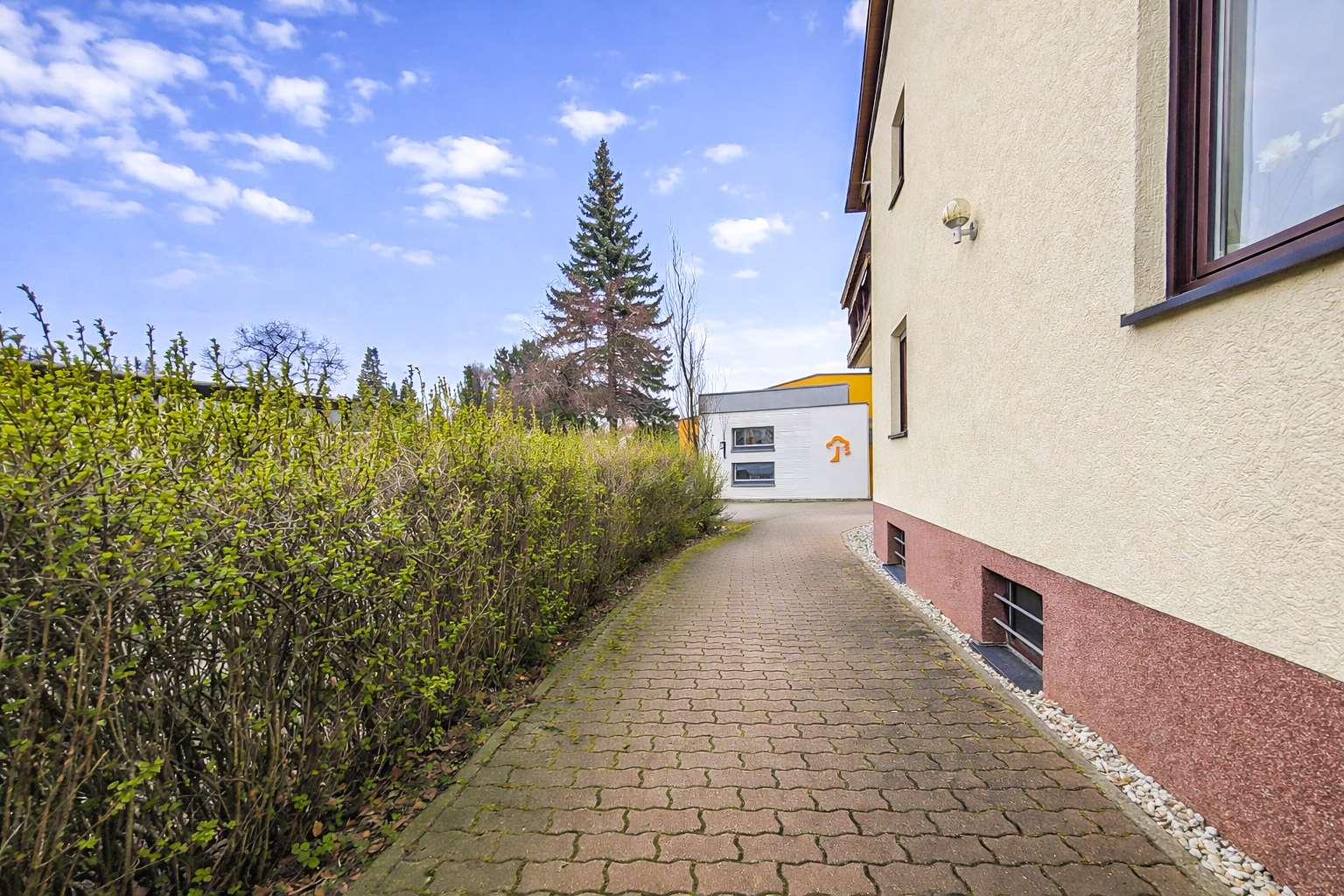 Durchgang zum Haus