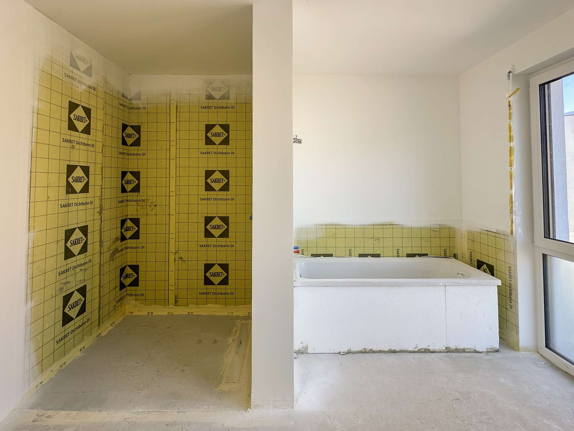 Dusche und Badewanne