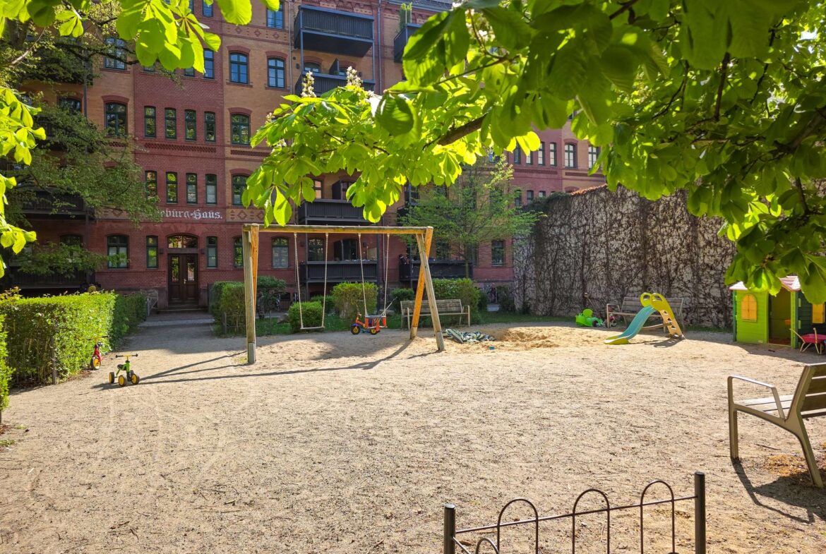 Innenhof mit Spielplatz