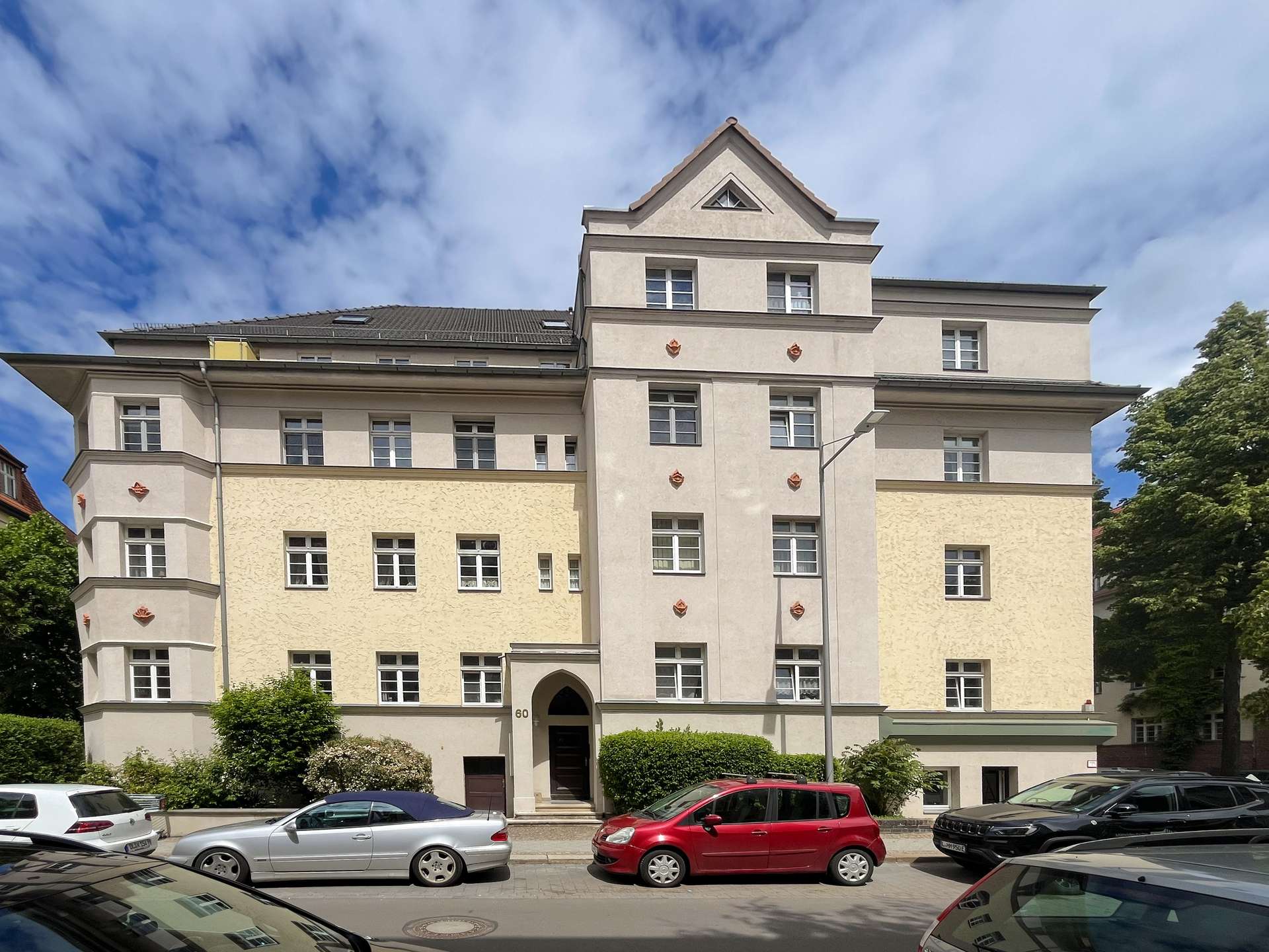 Gepflegtes Gebäude