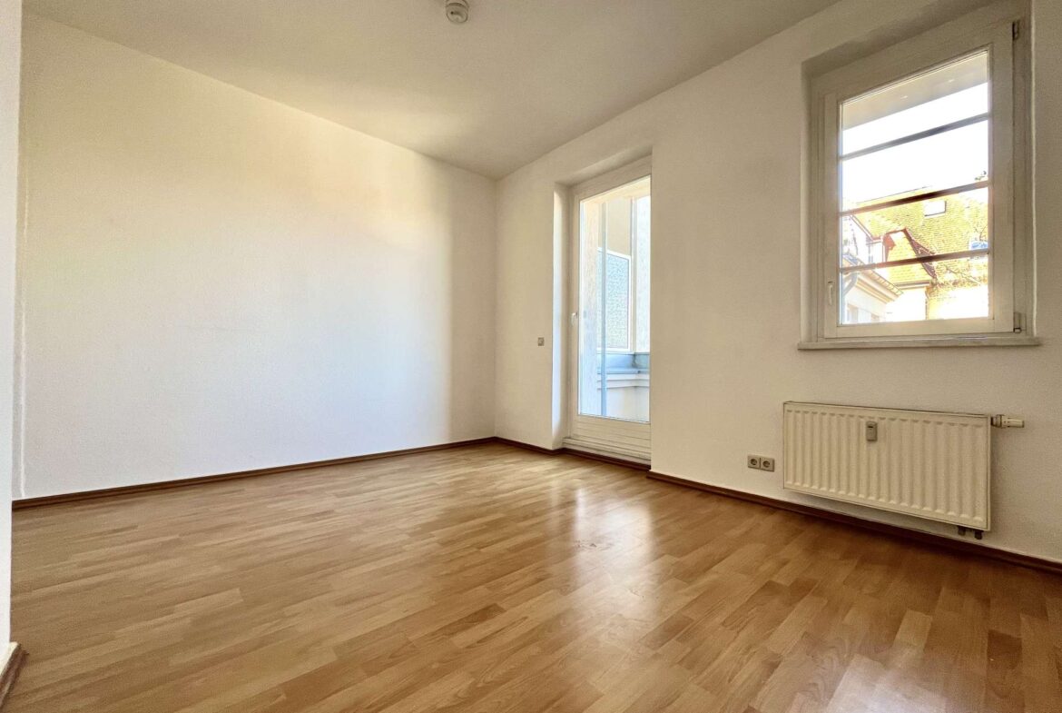 Schlafzimmer mit Balkonzugang
