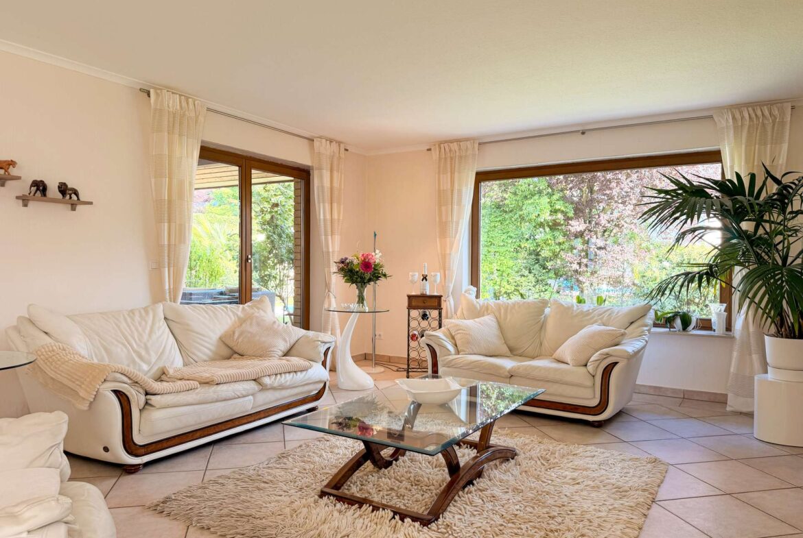 Großes Wohnzimmer