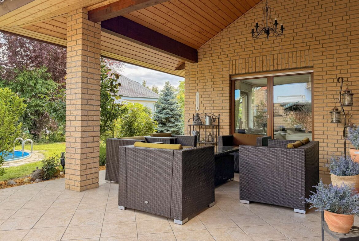 Überdachte Terrasse 