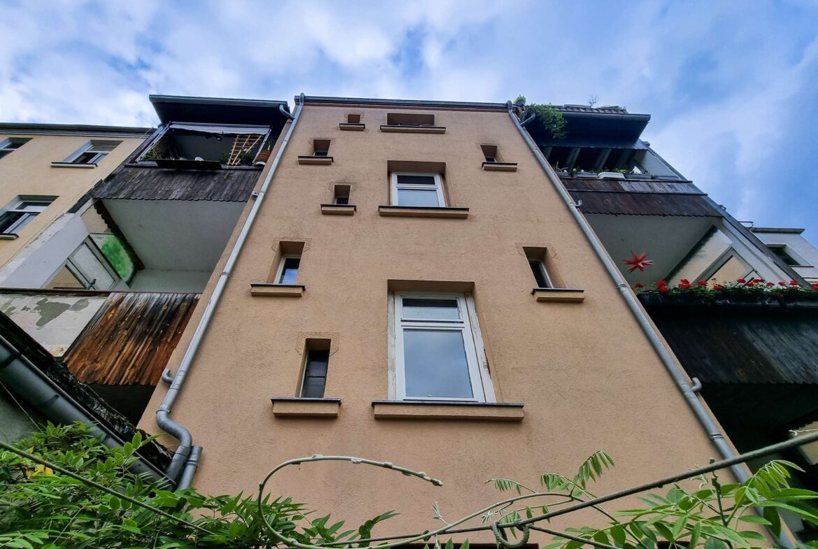 Gebäuderückseite