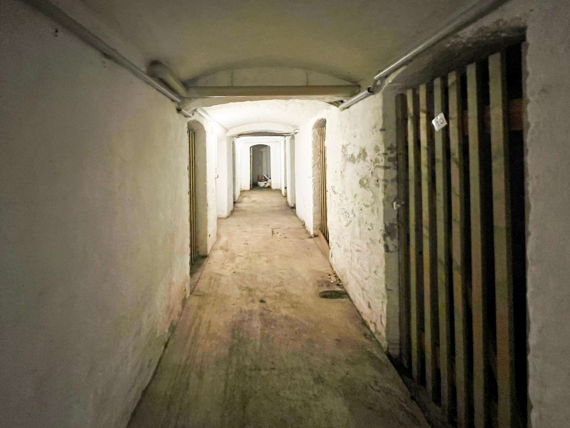 Keller