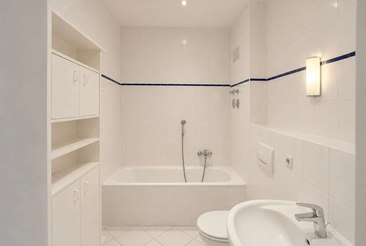 Badezimmer mit Wanne