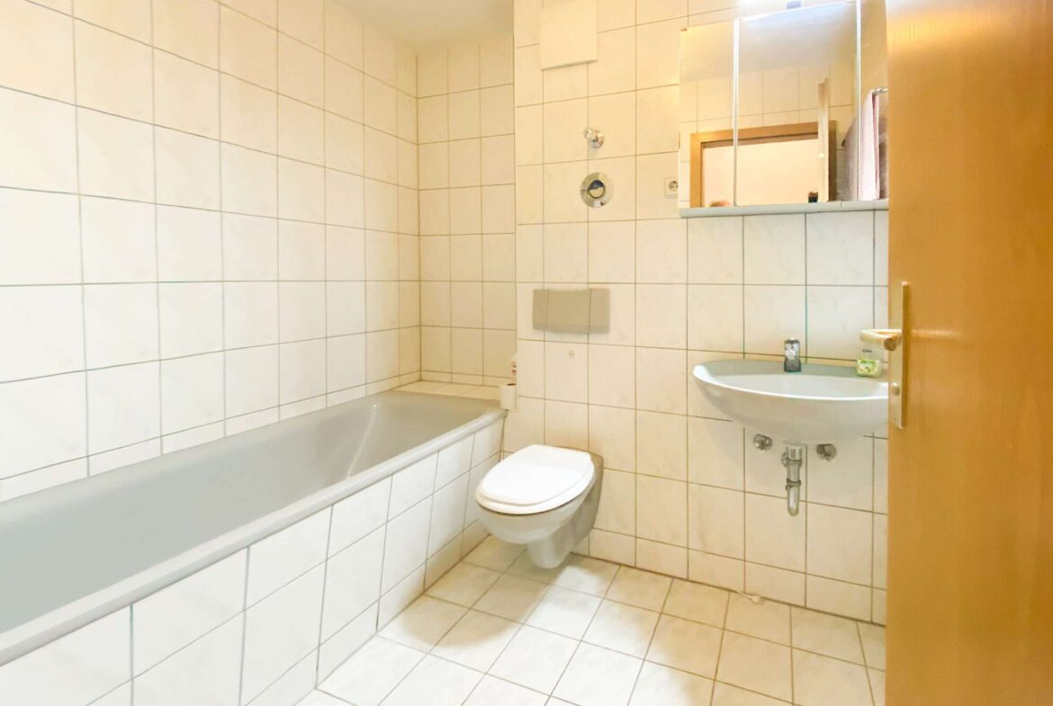 Bad mit Wanne