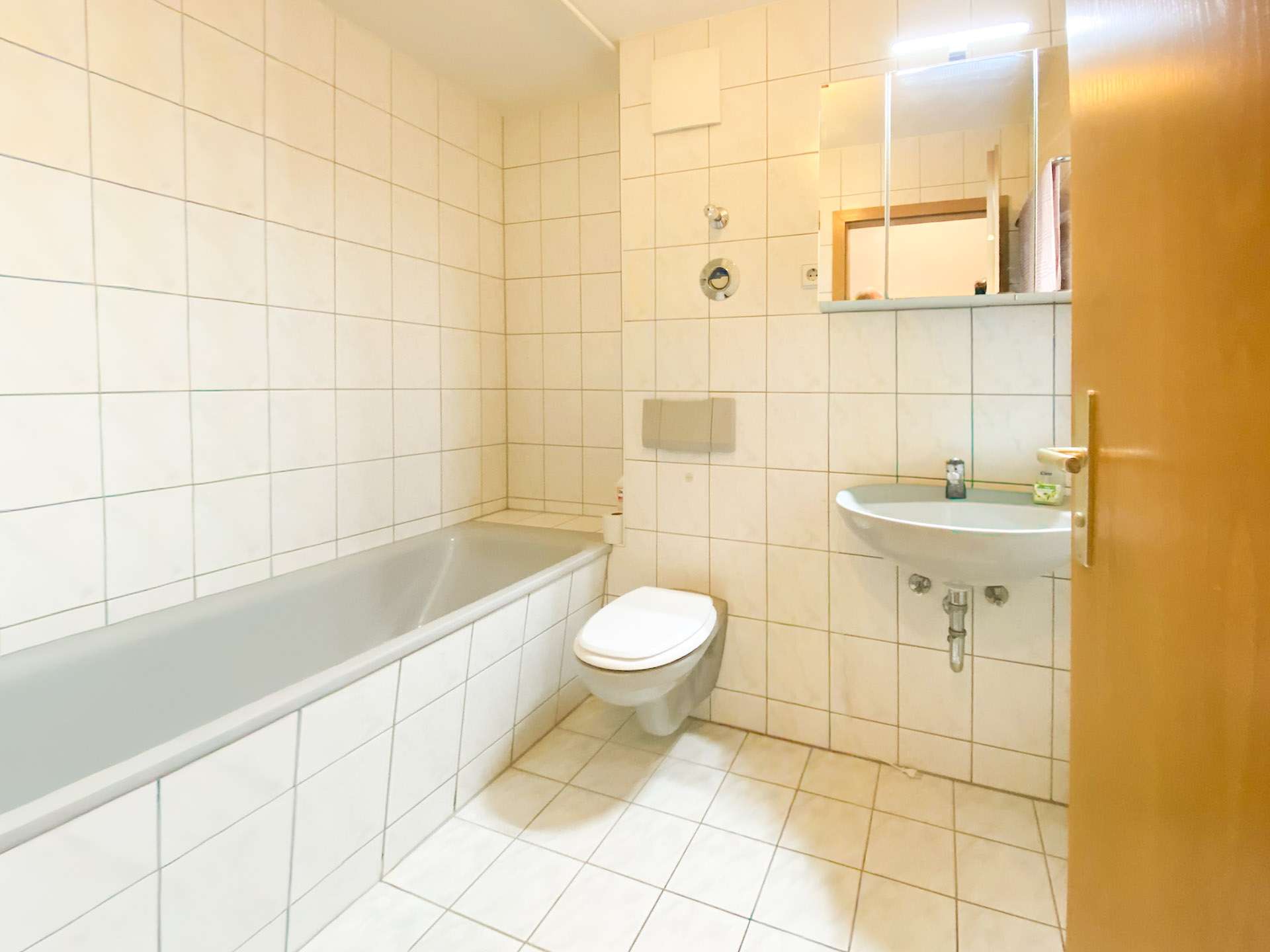 Bad mit Wanne
