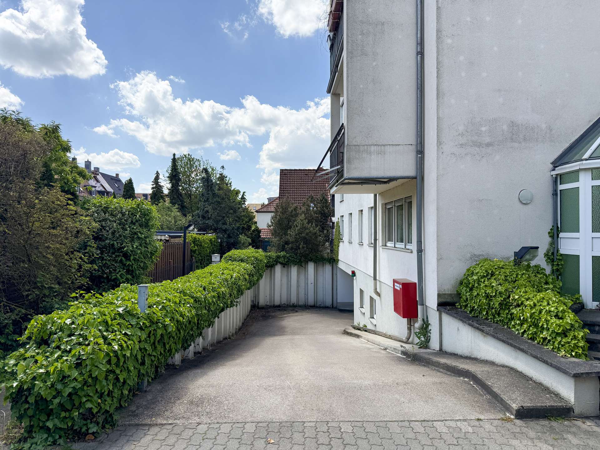 Tiefgarageneinfahrt