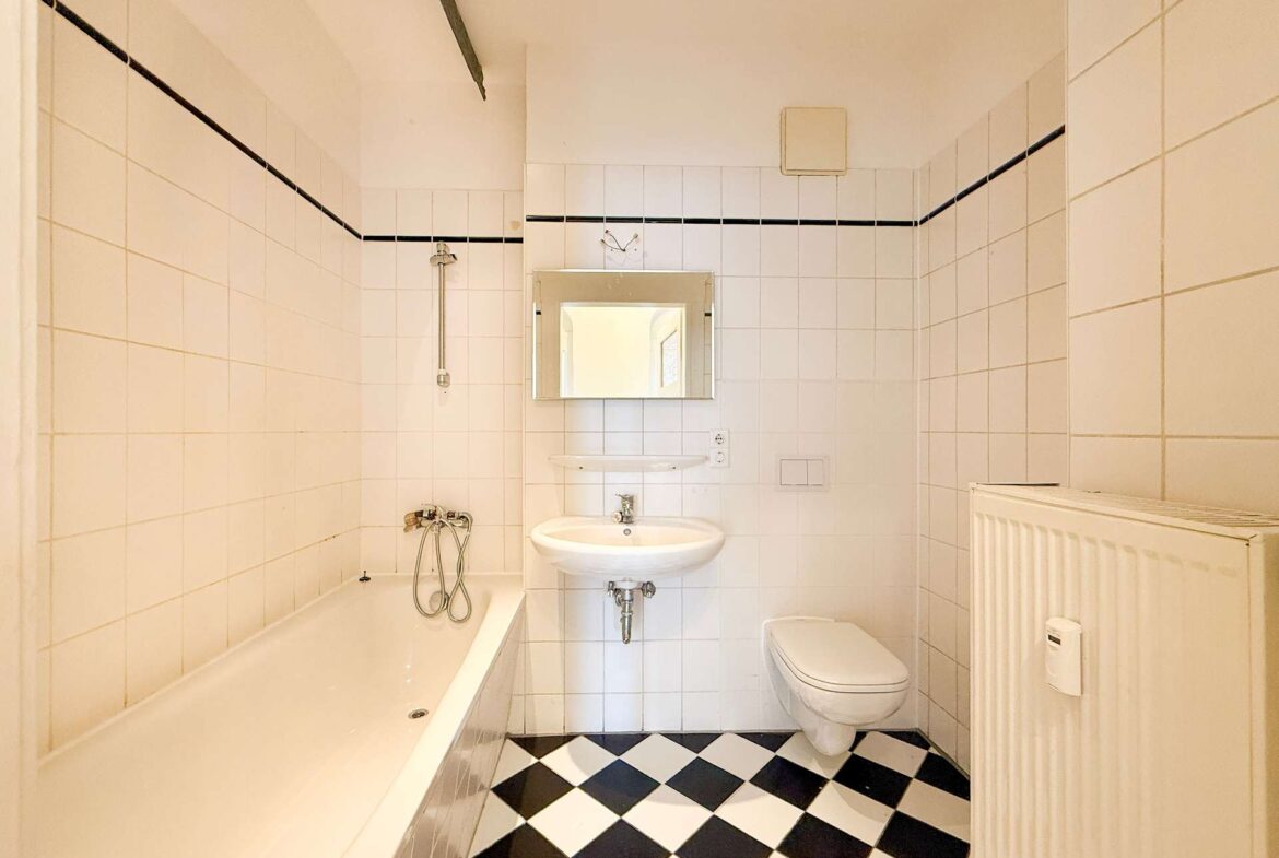 Bad mit Wanne