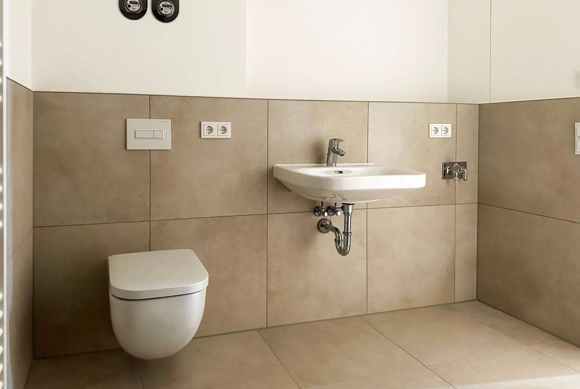 Badezimmer mit Waschmaschinenanschluss