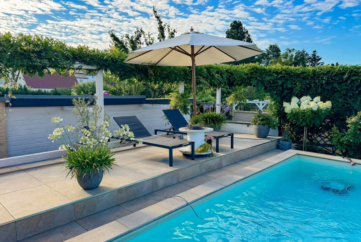 chillen am Pool