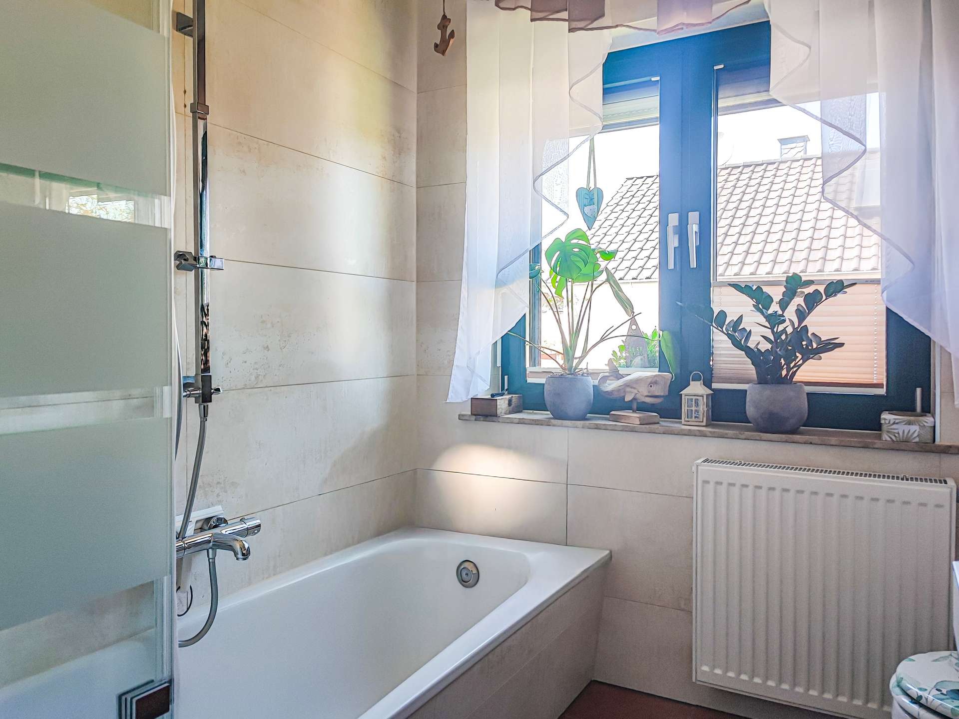 Wanne mit Dusche