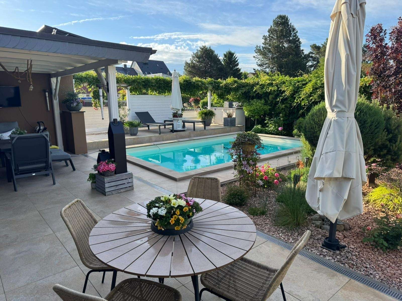 Garten mit Pool