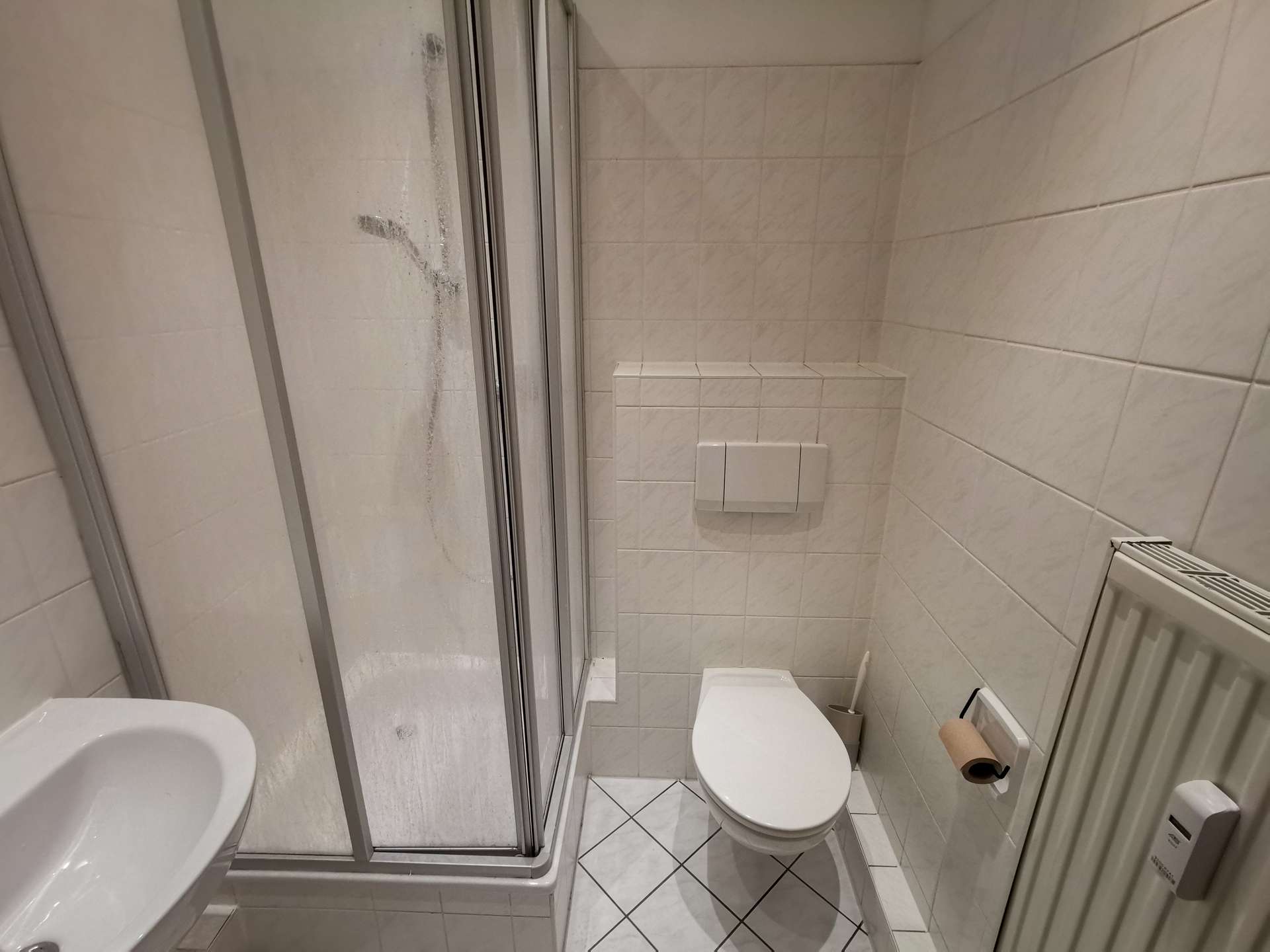 Badezimmer mit Dusche