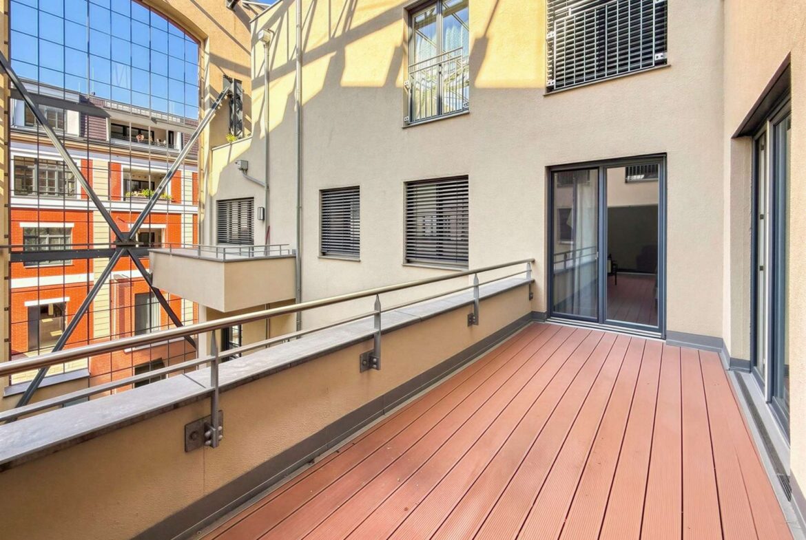 Riesiger Balkon 