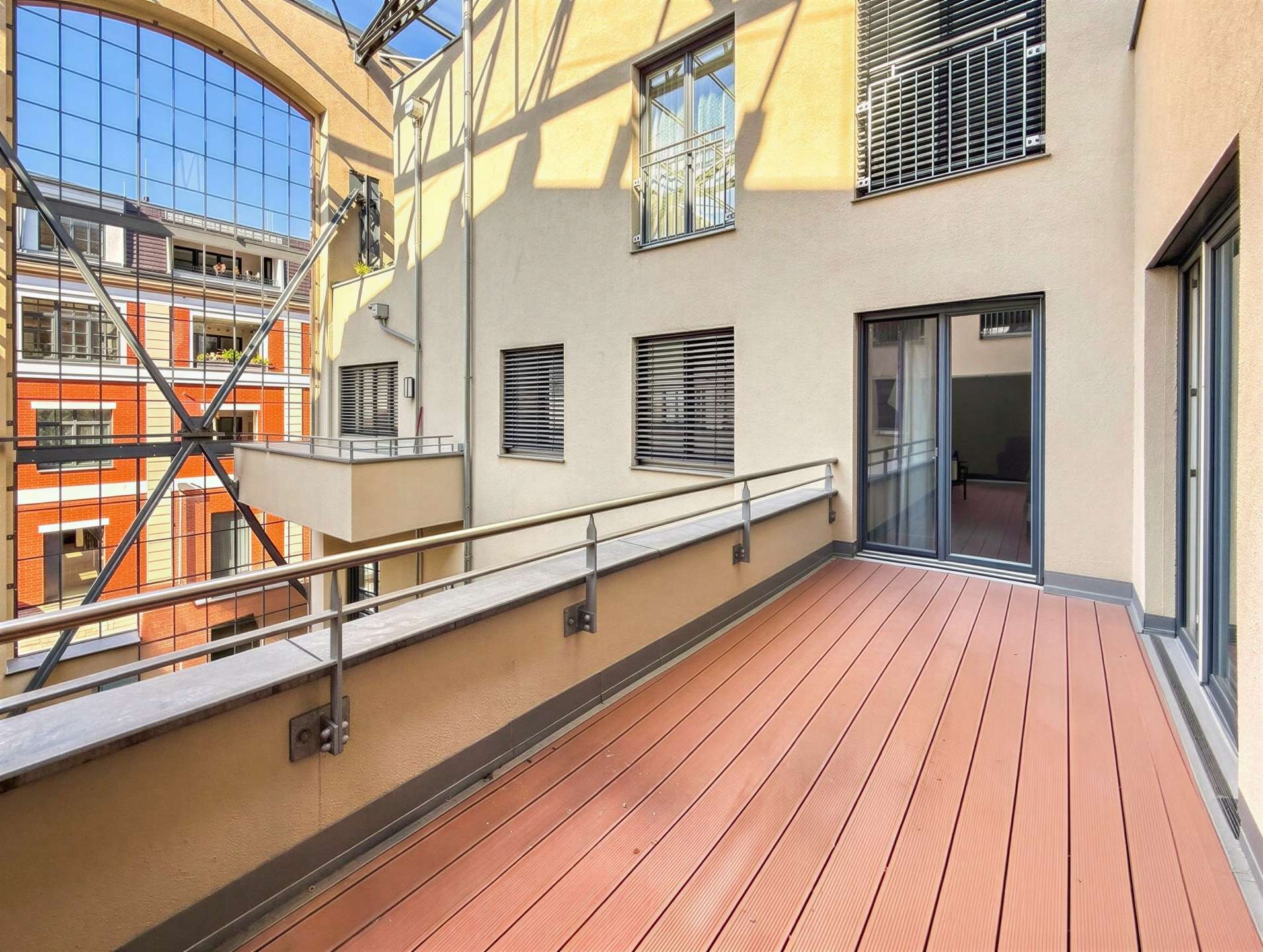 Riesiger Balkon 
