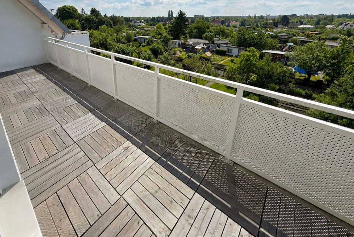 großzügiger Südbalkon