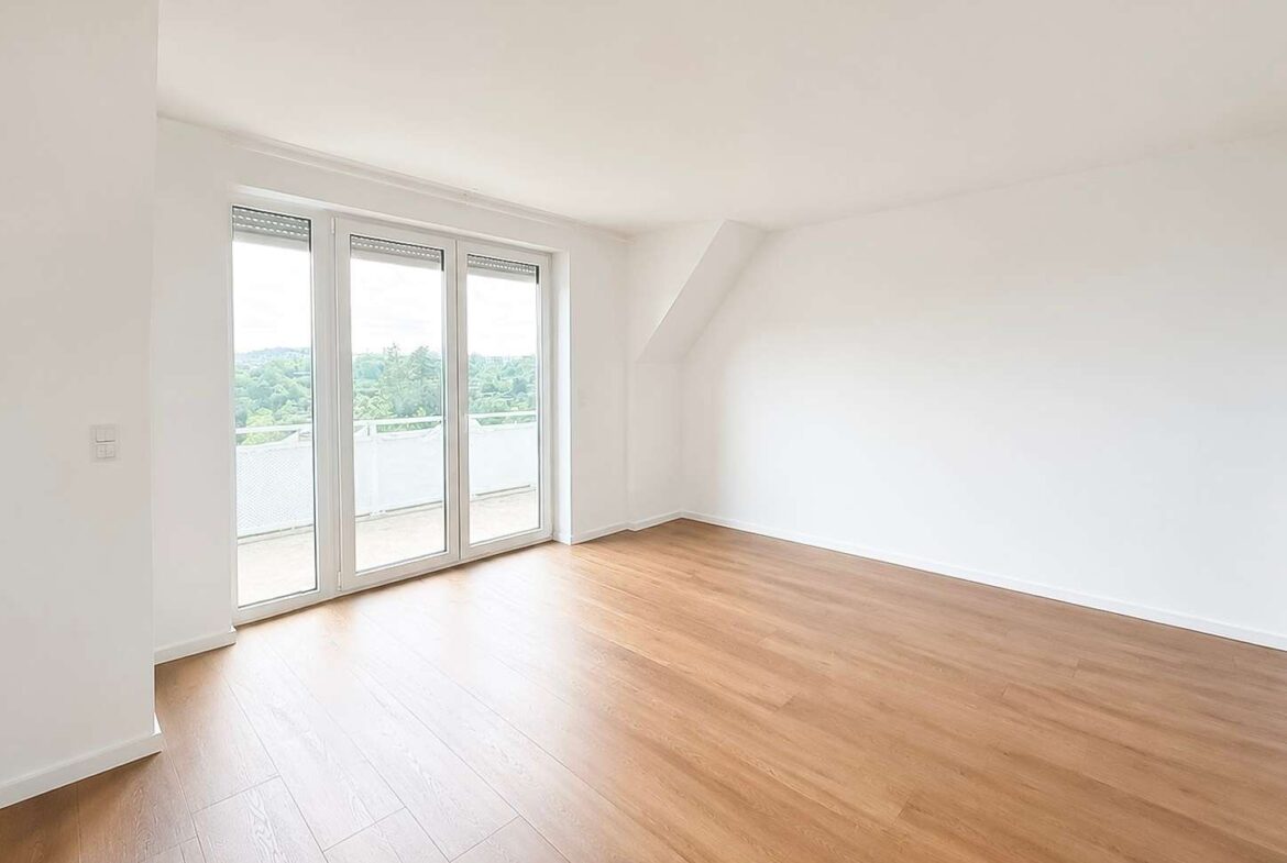 Schlafzimmer mit Südbalkon