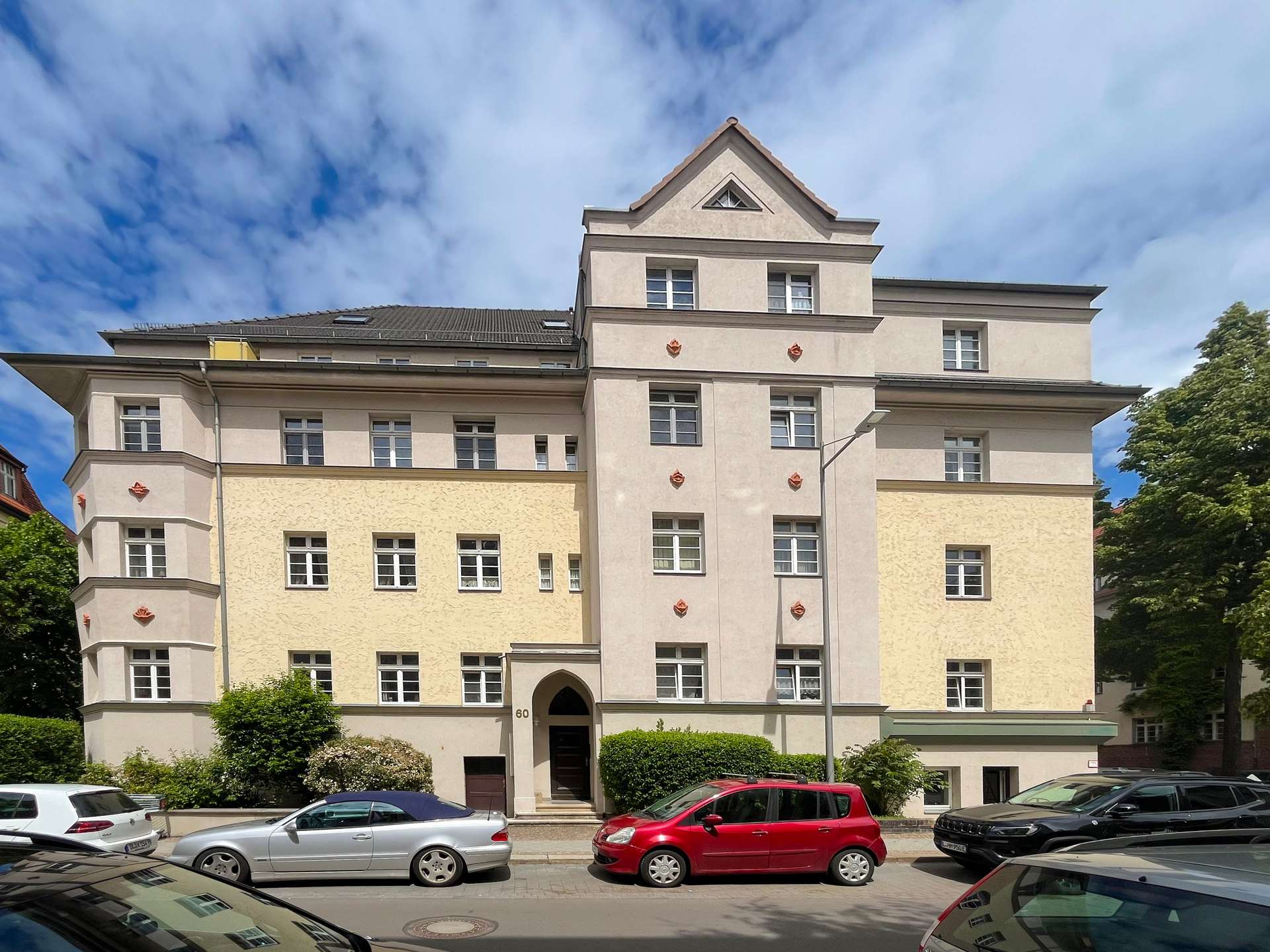 Gepflegtes Gebäude